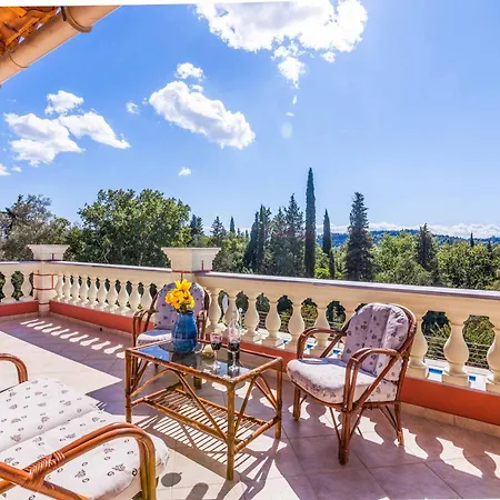 Villa Mirela Mikri