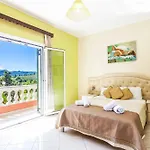 Villa Mirela Mikri *