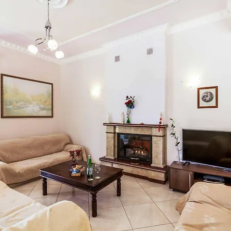 Mirela Mikri * Dassia (Corfu)