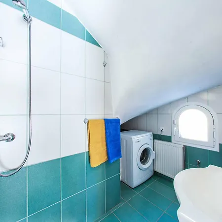 Mirela Mikri Dassiá