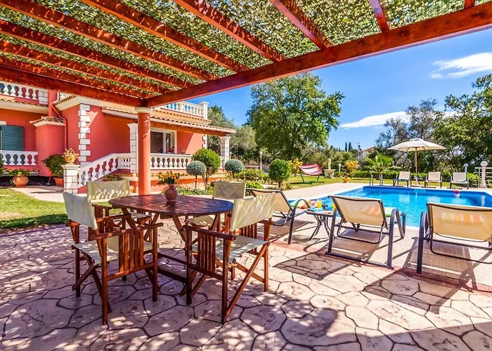 Mirela Mikri Villa Dassia (Corfu)