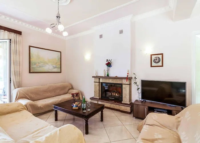 Mirela Mikri * Dassia (Corfu)