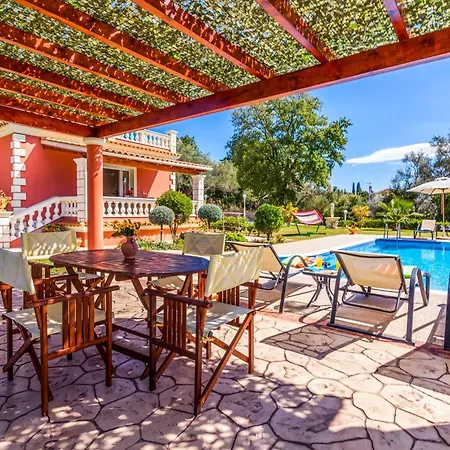 Mirela Mikri Villa Dassia (Corfu)