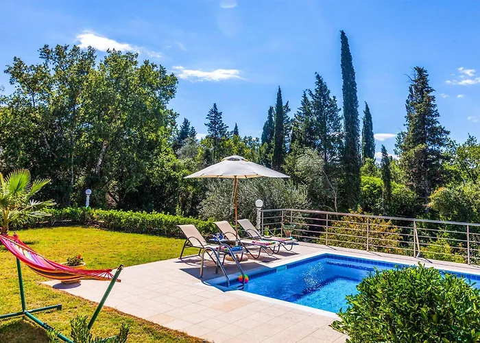 Villa Mirela Mikri *