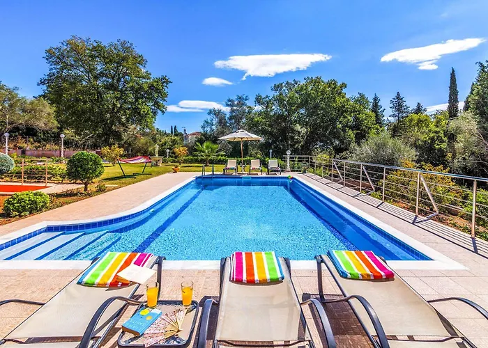 Villa Mirela Mikri *