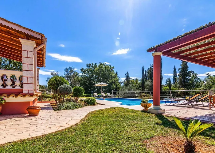 Mirela Mikri Villa Dassia (Corfu)